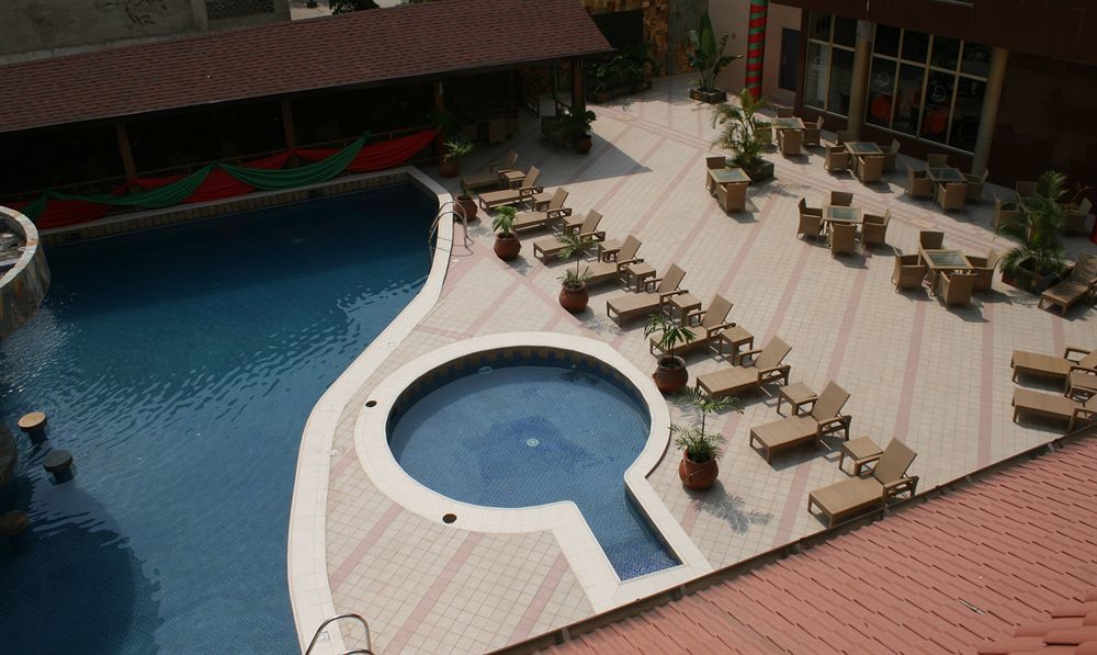Royal Nick Hotel Tema Buitenkant foto