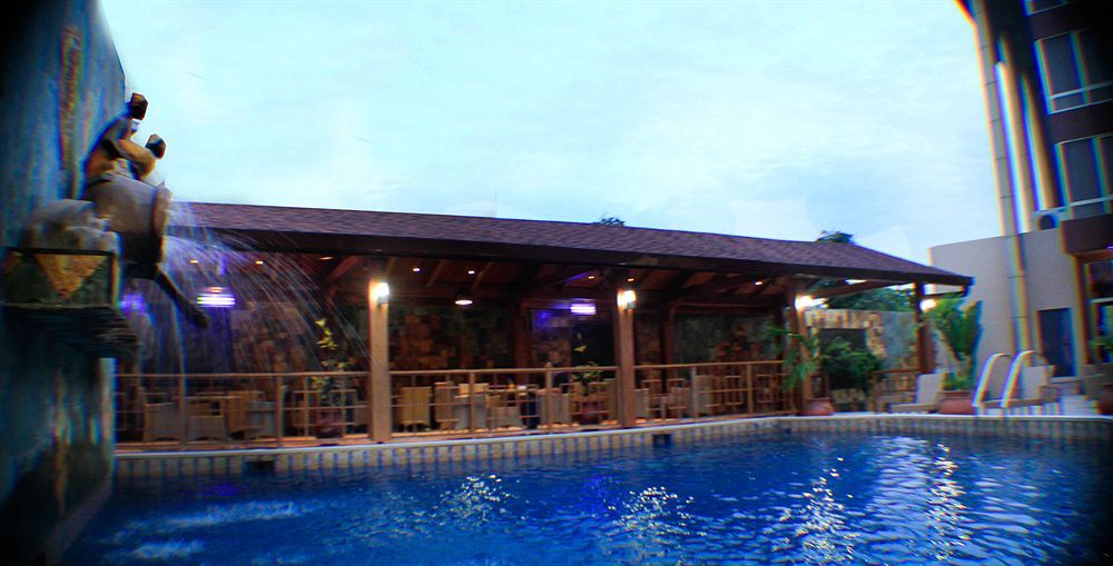 Royal Nick Hotel Tema Buitenkant foto